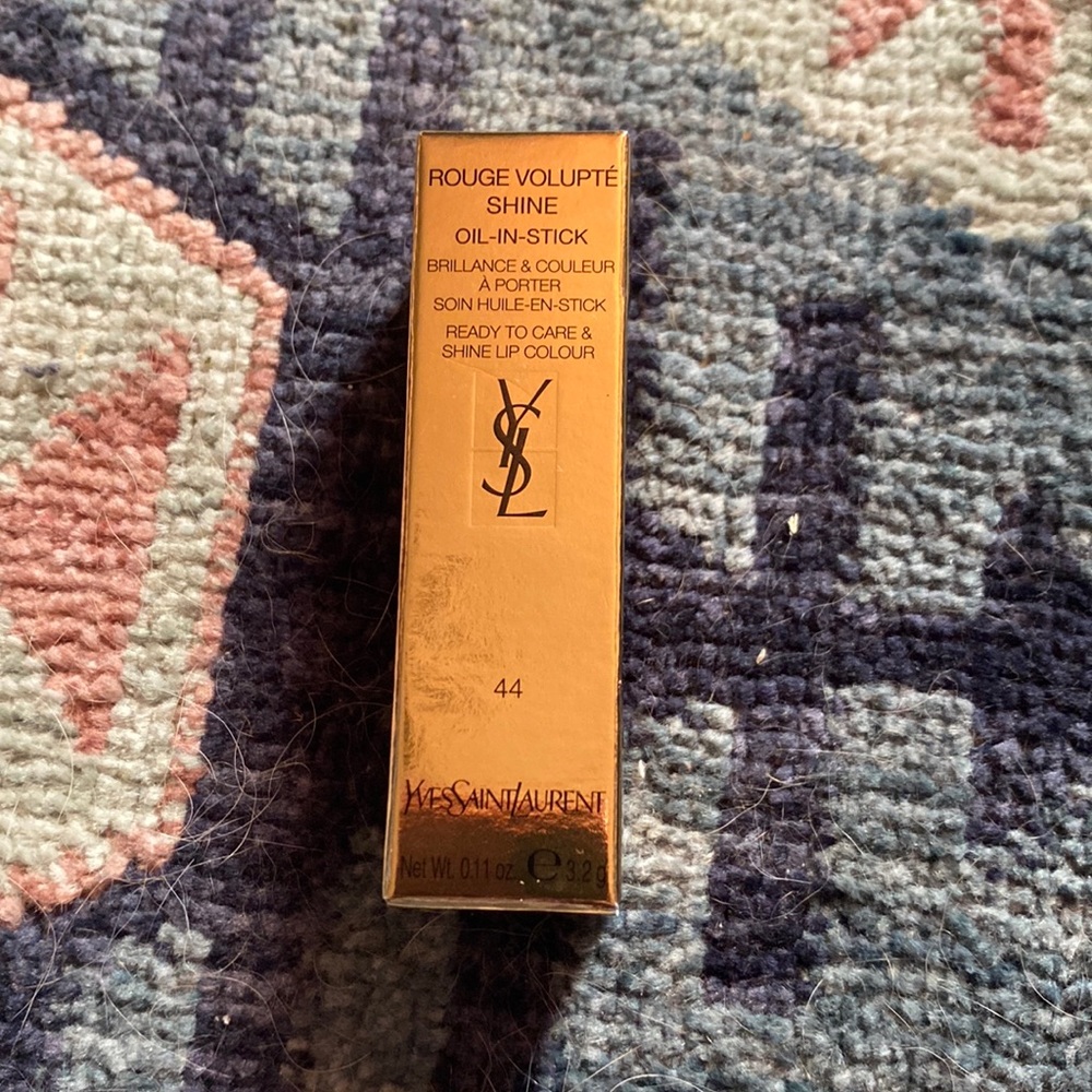 Yves Saint Laurent
Rouge Volupté Shine Lipstick Balm_44 Nude